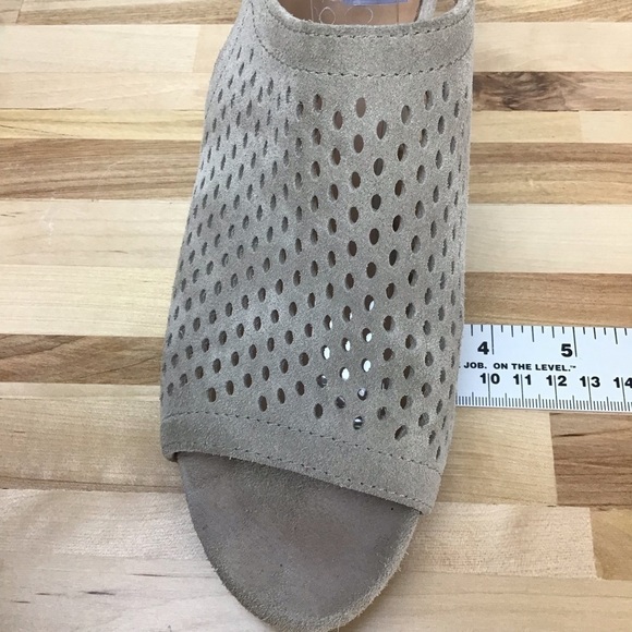 FRANCO Sarto beige genuine upper leather suede sandals chunky heels tan size 7 - Picture 14 of 16